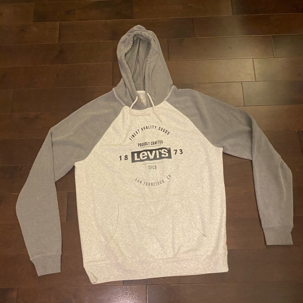 Gray Levi’s hoodie - size Large